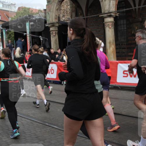 05.10.2025 - 20. swb-Marathon Bremen Yannick Fuchs http://msf.ph/oto/9319374 05.10.2025 11:36:04 Ziel  meine-sportfotos.de