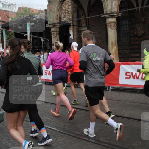 05.10.2025 - 20. swb-Marathon Bremen Yannick Fuchs http://msf.ph/oto/9319375 05.10.2025 11:36:04 Ziel  meine-sportfotos.de