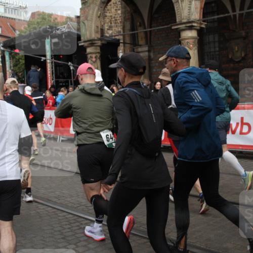 05.10.2025 - 20. swb-Marathon Bremen Yannick Fuchs http://msf.ph/oto/9319379 05.10.2025 11:36:06 Ziel  meine-sportfotos.de