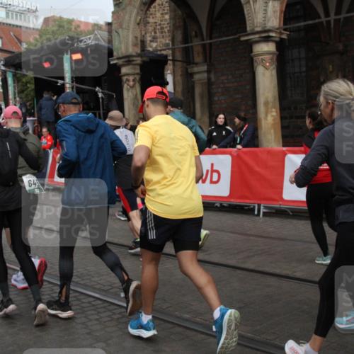 05.10.2025 - 20. swb-Marathon Bremen Yannick Fuchs http://msf.ph/oto/9319381 05.10.2025 11:36:06 Ziel  meine-sportfotos.de