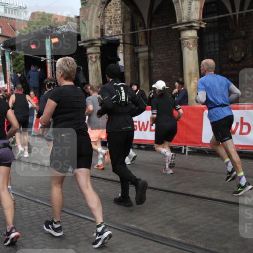 05.10.2025 - 20. swb-Marathon Bremen Yannick Fuchs http://msf.ph/oto/9319389 05.10.2025 11:36:10 Ziel  meine-sportfotos.de