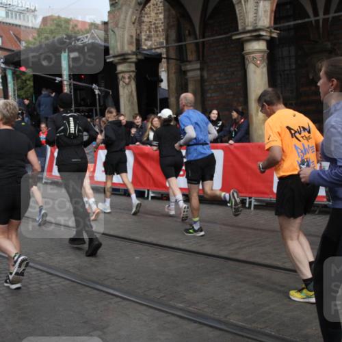05.10.2025 - 20. swb-Marathon Bremen Yannick Fuchs http://msf.ph/oto/9319390 05.10.2025 11:36:10 Ziel  meine-sportfotos.de