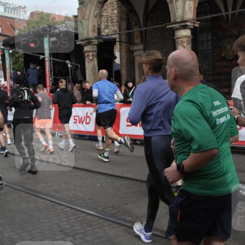 05.10.2025 - 20. swb-Marathon Bremen Yannick Fuchs http://msf.ph/oto/9319391 05.10.2025 11:36:11 Ziel  meine-sportfotos.de