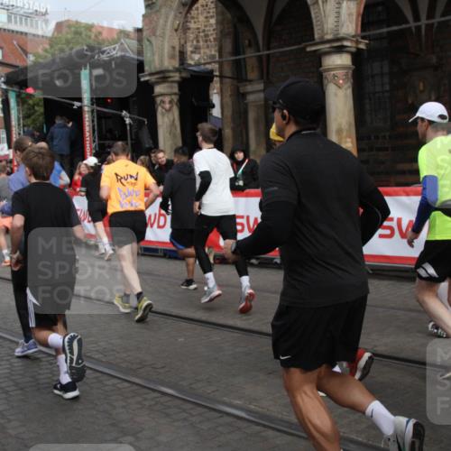 05.10.2025 - 20. swb-Marathon Bremen Yannick Fuchs http://msf.ph/oto/9319394 05.10.2025 11:36:12 Ziel  meine-sportfotos.de