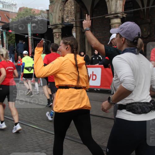 05.10.2025 - 20. swb-Marathon Bremen Yannick Fuchs http://msf.ph/oto/9319399 05.10.2025 11:36:14 Ziel  meine-sportfotos.de