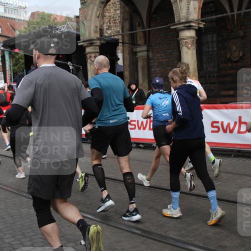 05.10.2025 - 20. swb-Marathon Bremen Yannick Fuchs http://msf.ph/oto/9319406 05.10.2025 11:36:17 Ziel  meine-sportfotos.de