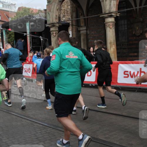 05.10.2025 - 20. swb-Marathon Bremen Yannick Fuchs http://msf.ph/oto/9319408 05.10.2025 11:36:18 Ziel  meine-sportfotos.de