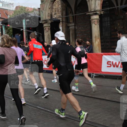 05.10.2025 - 20. swb-Marathon Bremen Yannick Fuchs http://msf.ph/oto/9319411 05.10.2025 11:36:19 Ziel  meine-sportfotos.de
