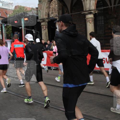 05.10.2025 - 20. swb-Marathon Bremen Yannick Fuchs http://msf.ph/oto/9319412 05.10.2025 11:36:19 Ziel  meine-sportfotos.de