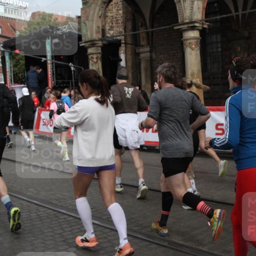 05.10.2025 - 20. swb-Marathon Bremen Yannick Fuchs http://msf.ph/oto/9319414 05.10.2025 11:36:20 Ziel  meine-sportfotos.de