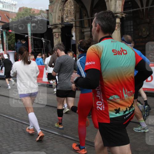 05.10.2025 - 20. swb-Marathon Bremen Yannick Fuchs http://msf.ph/oto/9319415 05.10.2025 11:36:20 Ziel  meine-sportfotos.de