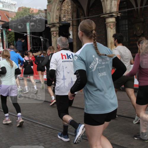 05.10.2025 - 20. swb-Marathon Bremen Yannick Fuchs http://msf.ph/oto/9319418 05.10.2025 11:36:22 Ziel  meine-sportfotos.de