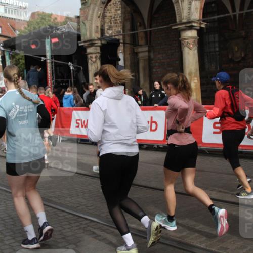 05.10.2025 - 20. swb-Marathon Bremen Yannick Fuchs http://msf.ph/oto/9319420 05.10.2025 11:36:23 Ziel  meine-sportfotos.de