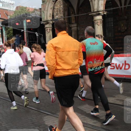 05.10.2025 - 20. swb-Marathon Bremen Yannick Fuchs http://msf.ph/oto/9319422 05.10.2025 11:36:23 Ziel  meine-sportfotos.de
