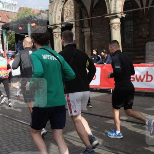 05.10.2025 - 20. swb-Marathon Bremen Yannick Fuchs http://msf.ph/oto/9319425 05.10.2025 11:36:25 Ziel  meine-sportfotos.de