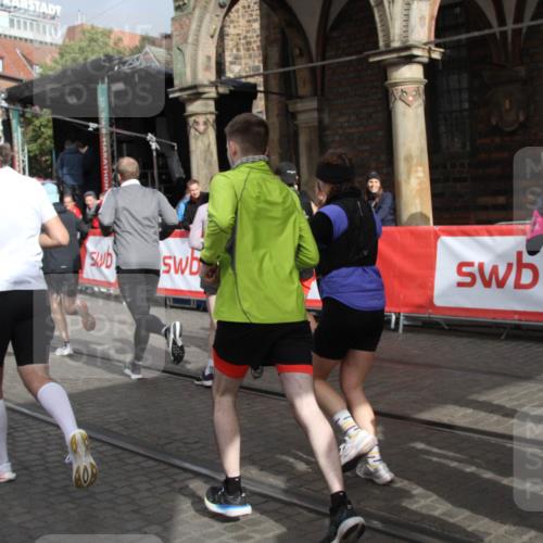 05.10.2025 - 20. swb-Marathon Bremen Yannick Fuchs http://msf.ph/oto/9319429 05.10.2025 11:36:27 Ziel  meine-sportfotos.de