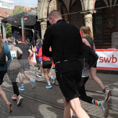05.10.2025 - 20. swb-Marathon Bremen Yannick Fuchs http://msf.ph/oto/9319432 05.10.2025 11:36:28 Ziel  meine-sportfotos.de