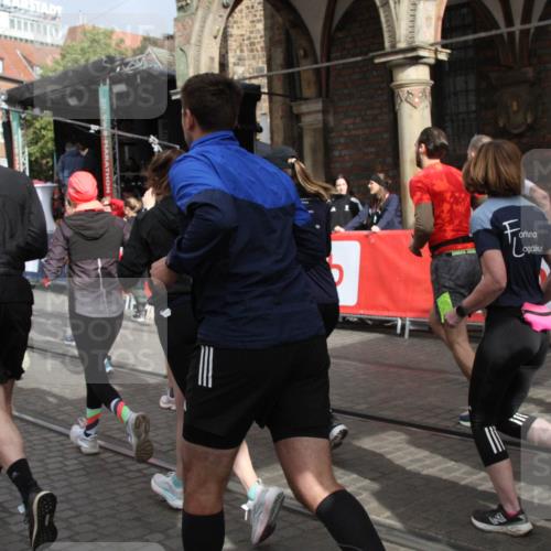 05.10.2025 - 20. swb-Marathon Bremen Yannick Fuchs http://msf.ph/oto/9319433 05.10.2025 11:36:29 Ziel  meine-sportfotos.de