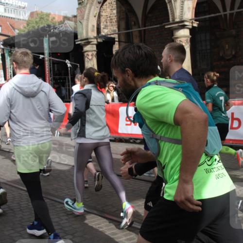 05.10.2025 - 20. swb-Marathon Bremen Yannick Fuchs http://msf.ph/oto/9319434 05.10.2025 11:36:30 Ziel  meine-sportfotos.de