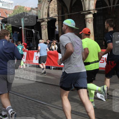 05.10.2025 - 20. swb-Marathon Bremen Yannick Fuchs http://msf.ph/oto/9319438 05.10.2025 11:36:32 Ziel  meine-sportfotos.de