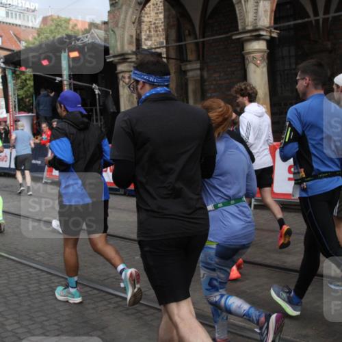 05.10.2025 - 20. swb-Marathon Bremen Yannick Fuchs http://msf.ph/oto/9319441 05.10.2025 11:36:34 Ziel  meine-sportfotos.de