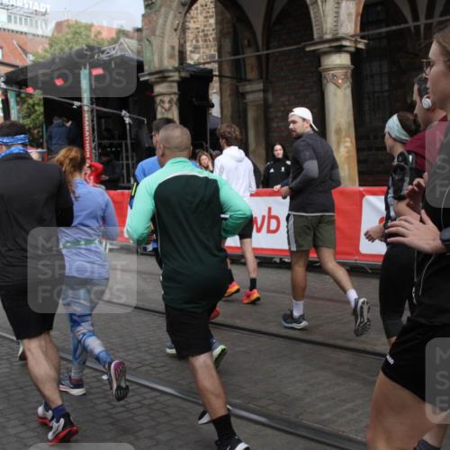 05.10.2025 - 20. swb-Marathon Bremen Yannick Fuchs http://msf.ph/oto/9319443 05.10.2025 11:36:34 Ziel  meine-sportfotos.de