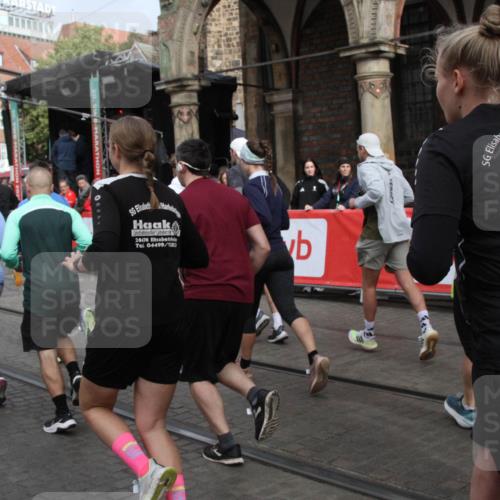 05.10.2025 - 20. swb-Marathon Bremen Yannick Fuchs http://msf.ph/oto/9319444 05.10.2025 11:36:35 Ziel  meine-sportfotos.de