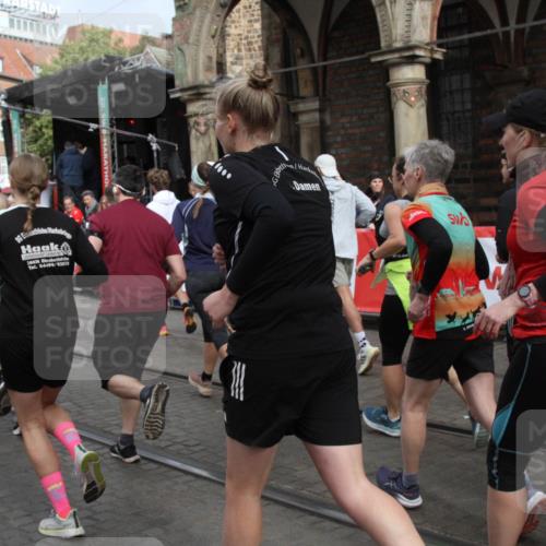 05.10.2025 - 20. swb-Marathon Bremen Yannick Fuchs http://msf.ph/oto/9319445 05.10.2025 11:36:35 Ziel  meine-sportfotos.de