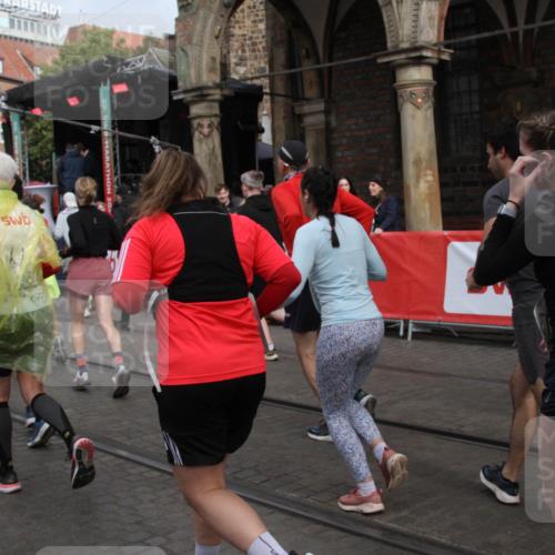 05.10.2025 - 20. swb-Marathon Bremen Yannick Fuchs http://msf.ph/oto/9319451 05.10.2025 11:36:37 Ziel  meine-sportfotos.de
