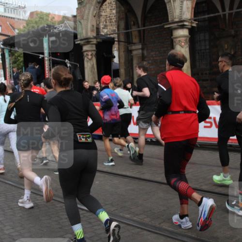 05.10.2025 - 20. swb-Marathon Bremen Yannick Fuchs http://msf.ph/oto/9319453 05.10.2025 11:36:38 Ziel  meine-sportfotos.de