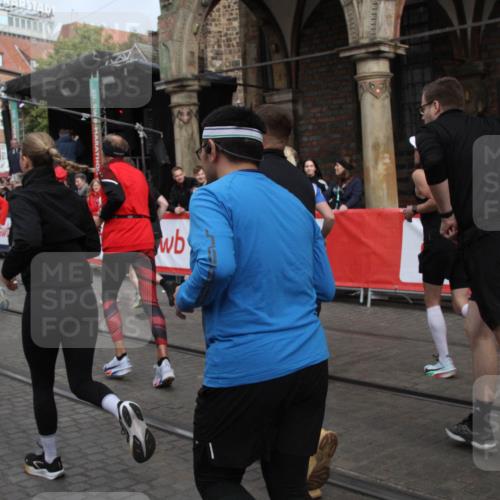 05.10.2025 - 20. swb-Marathon Bremen Yannick Fuchs http://msf.ph/oto/9319455 05.10.2025 11:36:39 Ziel  meine-sportfotos.de