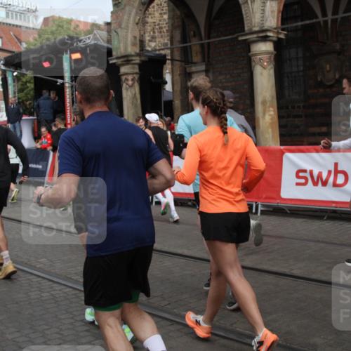 05.10.2025 - 20. swb-Marathon Bremen Yannick Fuchs http://msf.ph/oto/9319458 05.10.2025 11:36:41 Ziel  meine-sportfotos.de