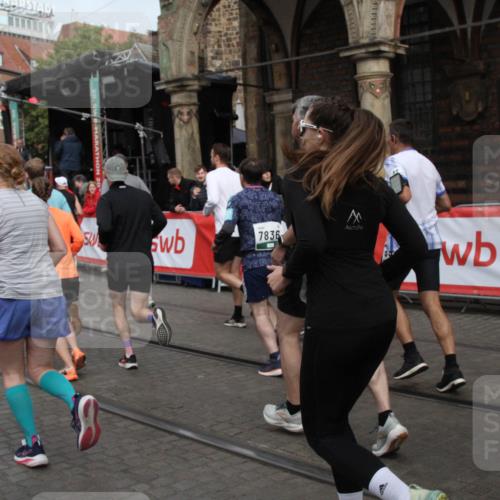 05.10.2025 - 20. swb-Marathon Bremen Yannick Fuchs http://msf.ph/oto/9319461 05.10.2025 11:36:42 Ziel  meine-sportfotos.de