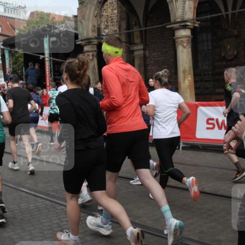 05.10.2025 - 20. swb-Marathon Bremen Yannick Fuchs http://msf.ph/oto/9319464 05.10.2025 11:36:43 Ziel  meine-sportfotos.de