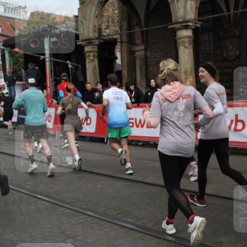 05.10.2025 - 20. swb-Marathon Bremen Yannick Fuchs http://msf.ph/oto/9319470 05.10.2025 11:36:46 Ziel  meine-sportfotos.de