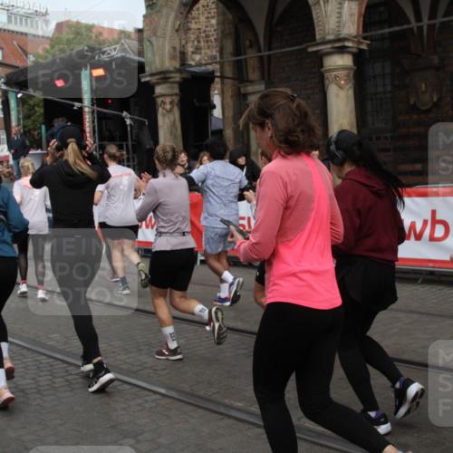 05.10.2025 - 20. swb-Marathon Bremen Yannick Fuchs http://msf.ph/oto/9319476 05.10.2025 11:36:48 Ziel  meine-sportfotos.de