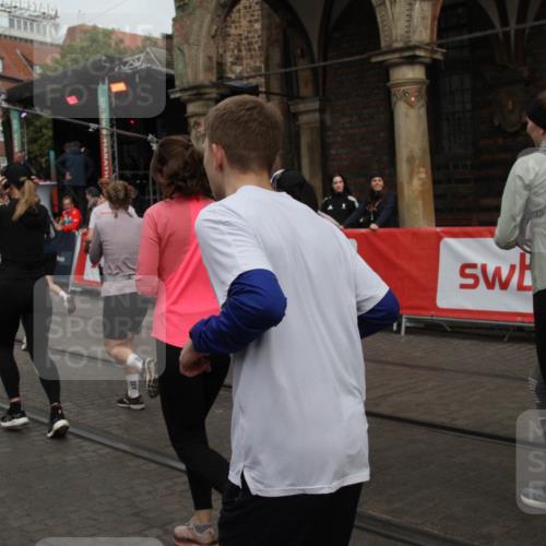 05.10.2025 - 20. swb-Marathon Bremen Yannick Fuchs http://msf.ph/oto/9319477 05.10.2025 11:36:48 Ziel  meine-sportfotos.de