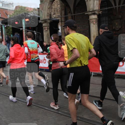 05.10.2025 - 20. swb-Marathon Bremen Yannick Fuchs http://msf.ph/oto/9319483 05.10.2025 11:36:51 Ziel  meine-sportfotos.de