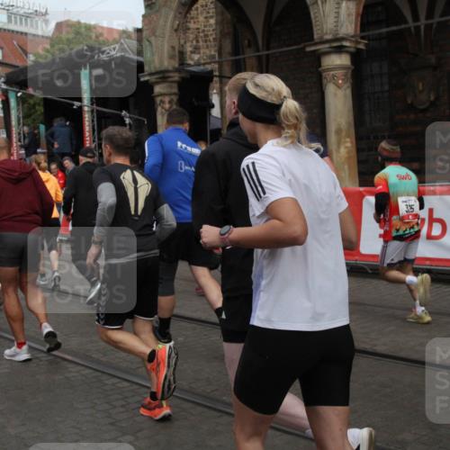 05.10.2025 - 20. swb-Marathon Bremen Yannick Fuchs http://msf.ph/oto/9319486 05.10.2025 11:36:52 Ziel  meine-sportfotos.de