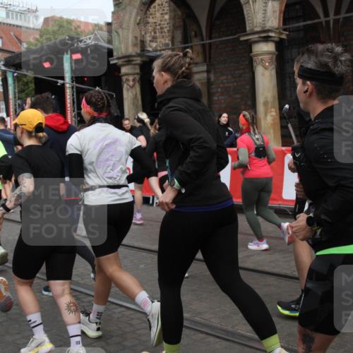 05.10.2025 - 20. swb-Marathon Bremen Yannick Fuchs http://msf.ph/oto/9319490 05.10.2025 11:36:55 Ziel  meine-sportfotos.de