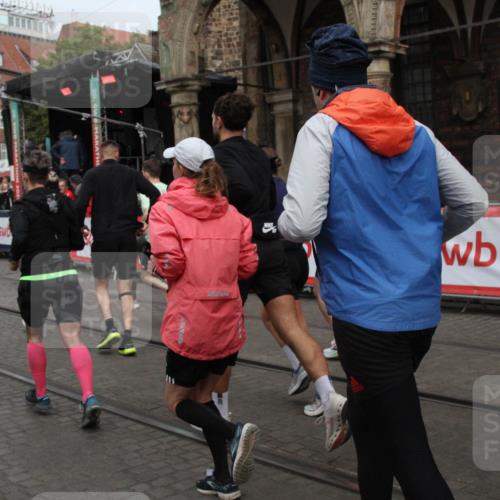 05.10.2025 - 20. swb-Marathon Bremen Yannick Fuchs http://msf.ph/oto/9319494 05.10.2025 11:36:56 Ziel  meine-sportfotos.de