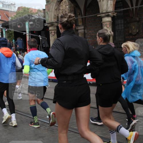 05.10.2025 - 20. swb-Marathon Bremen Yannick Fuchs http://msf.ph/oto/9319497 05.10.2025 11:36:57 Ziel  meine-sportfotos.de