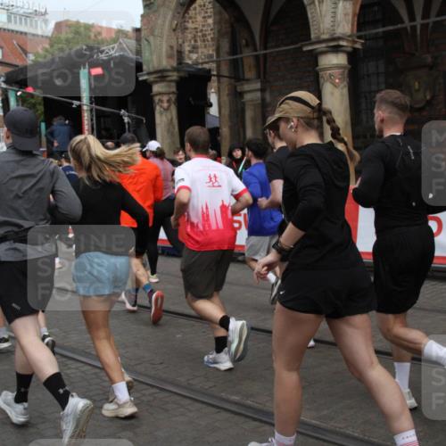 05.10.2025 - 20. swb-Marathon Bremen Yannick Fuchs http://msf.ph/oto/9319514 05.10.2025 11:37:04 Ziel  meine-sportfotos.de