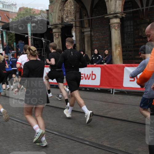 05.10.2025 - 20. swb-Marathon Bremen Yannick Fuchs http://msf.ph/oto/9319515 05.10.2025 11:37:05 Ziel  meine-sportfotos.de