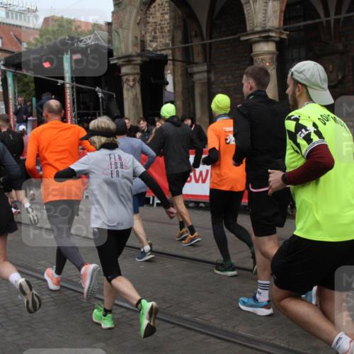 05.10.2025 - 20. swb-Marathon Bremen Yannick Fuchs http://msf.ph/oto/9319518 05.10.2025 11:37:06 Ziel  meine-sportfotos.de