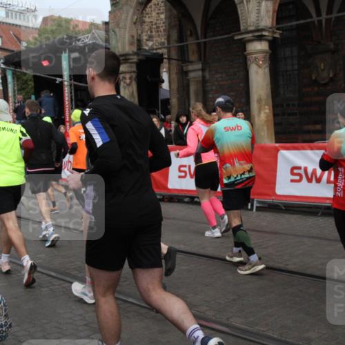 05.10.2025 - 20. swb-Marathon Bremen Yannick Fuchs http://msf.ph/oto/9319521 05.10.2025 11:37:07 Ziel  meine-sportfotos.de