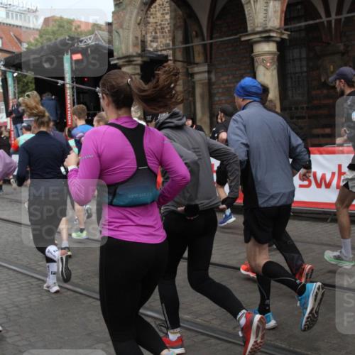 05.10.2025 - 20. swb-Marathon Bremen Yannick Fuchs http://msf.ph/oto/9319527 05.10.2025 11:37:09 Ziel  meine-sportfotos.de