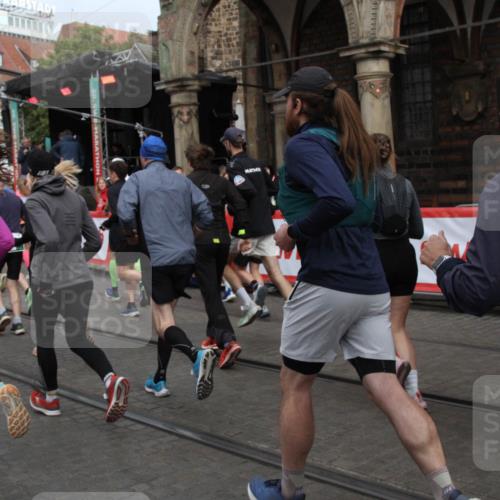 05.10.2025 - 20. swb-Marathon Bremen Yannick Fuchs http://msf.ph/oto/9319529 05.10.2025 11:37:10 Ziel  meine-sportfotos.de