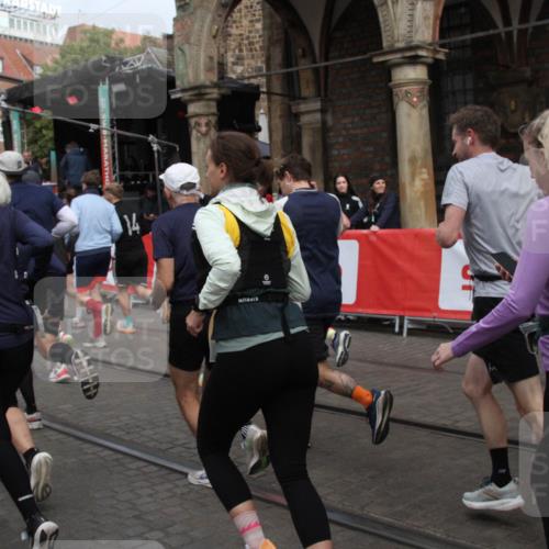 05.10.2025 - 20. swb-Marathon Bremen Yannick Fuchs http://msf.ph/oto/9319534 05.10.2025 11:37:12 Ziel  meine-sportfotos.de
