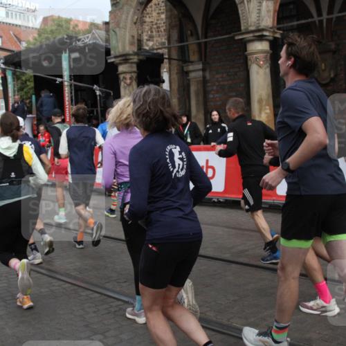 05.10.2025 - 20. swb-Marathon Bremen Yannick Fuchs http://msf.ph/oto/9319536 05.10.2025 11:37:13 Ziel  meine-sportfotos.de